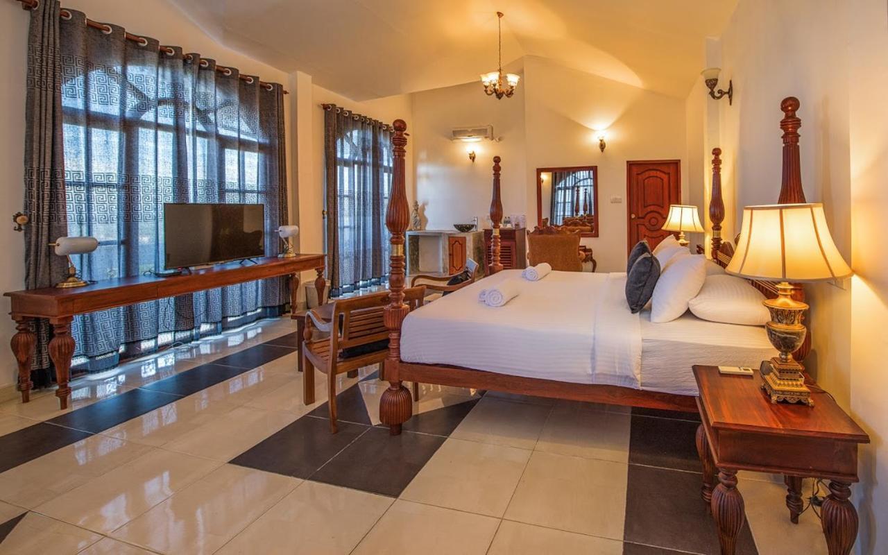 Hotel Ceylon Breeze à Kandy Extérieur photo