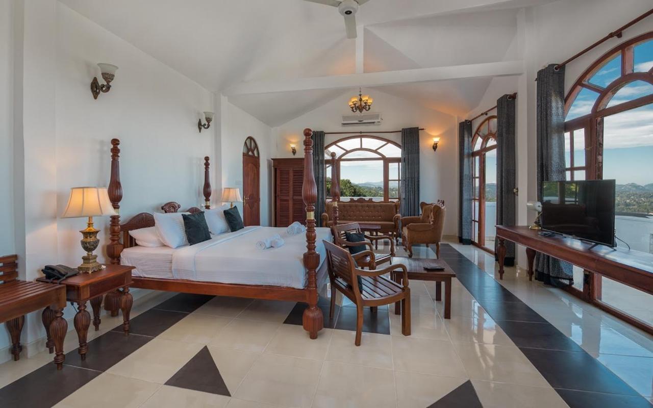 Hotel Ceylon Breeze à Kandy Extérieur photo