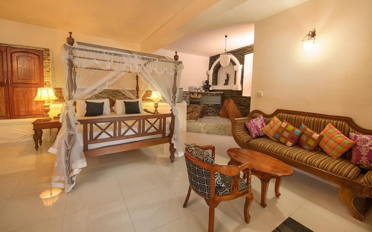Hotel Ceylon Breeze à Kandy Extérieur photo