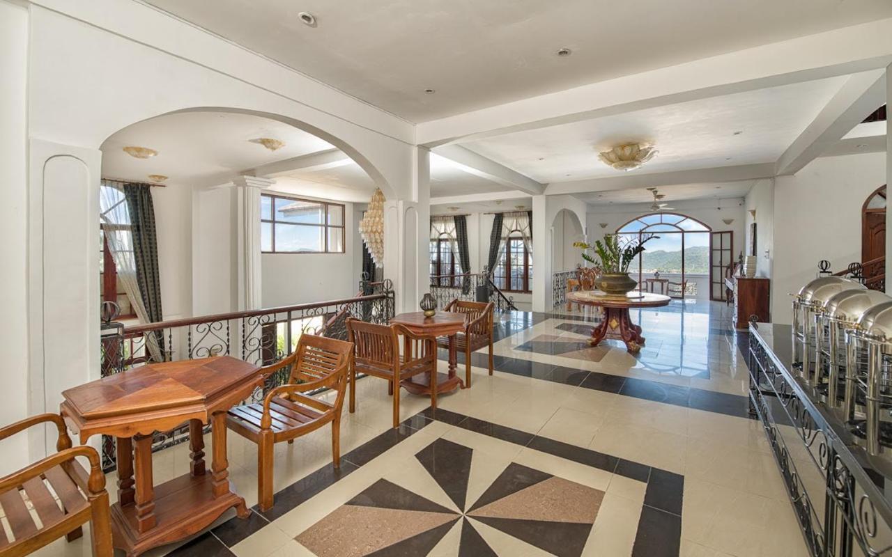 Hotel Ceylon Breeze à Kandy Extérieur photo