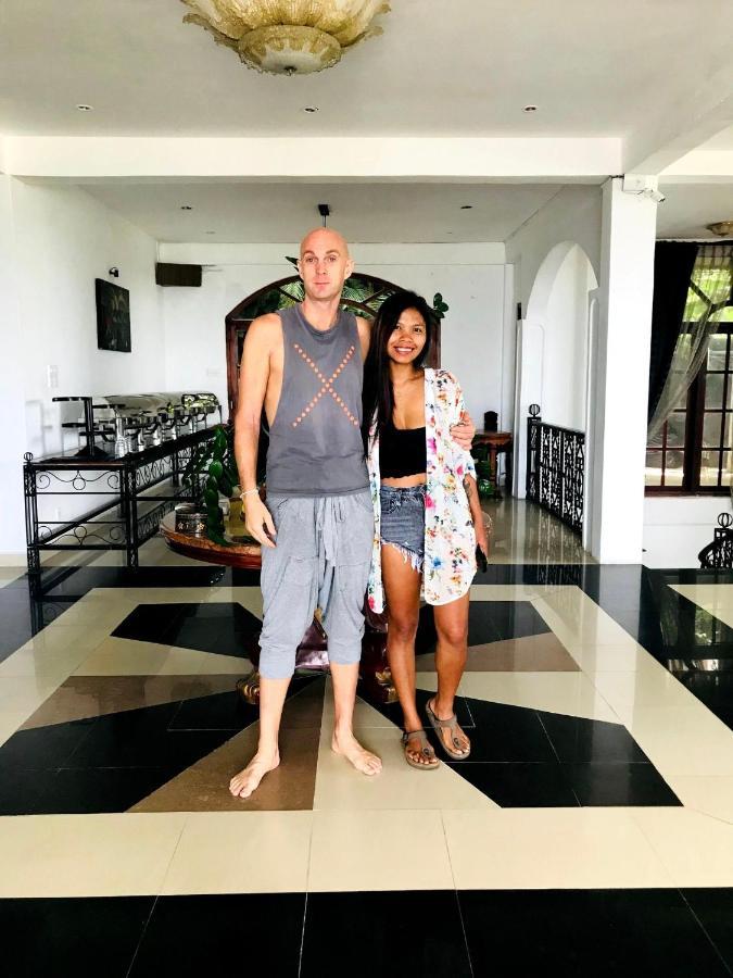 Hotel Ceylon Breeze à Kandy Extérieur photo