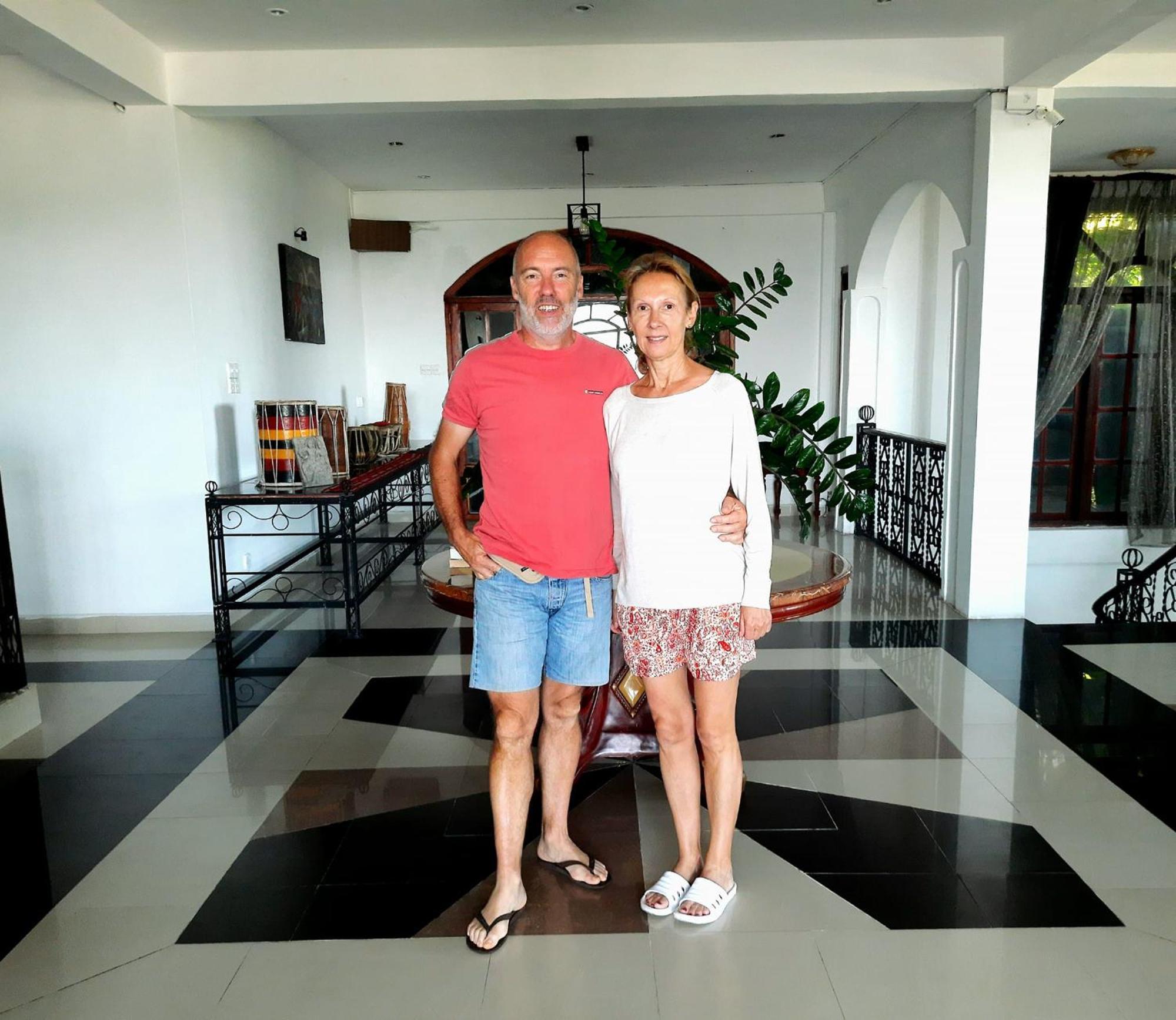 Hotel Ceylon Breeze à Kandy Extérieur photo